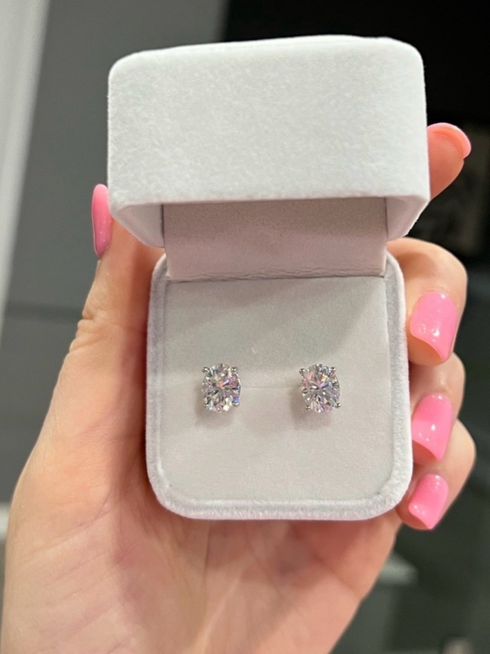 4Ct oval Moissanite earrings NIB - Picture 6 of 13